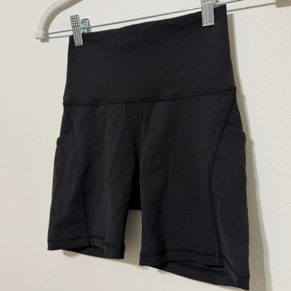 NEW Lululemon Wunder Train High-Rise Short Size 4 Black NWOT
